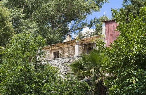 Palazzolo Acreide Villa | Villa Molinum: Family-Friendly Retreat with Pool Access