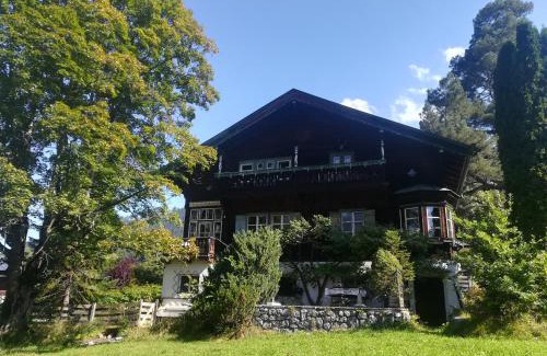 Kitzbuehel House | Discover Villa Momo: 4-Star Getaway with Hot Tub & Breakfast