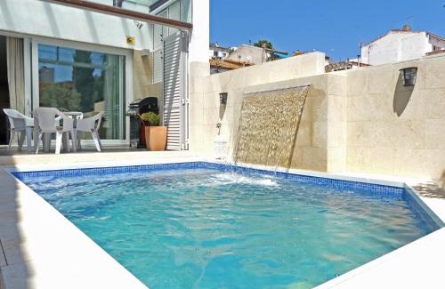 Colera House | Villa Mon Repos: Oceanfront Retreat with Pool & Pet Welcome