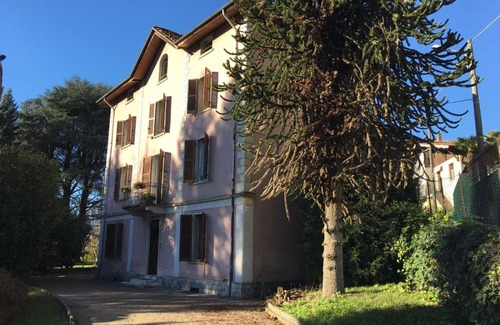 Luino House | Oceanfront Villa Monica: Pet Friendly & Breakfast Included