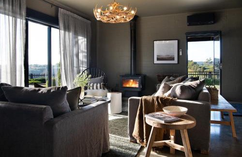 Glenlyon House | Discover Villa Monte Lago: A Premier 4-Star Retreat