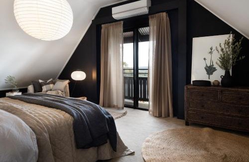 Glenlyon House | Discover Villa Monte Lago: A Premier 4-Star Retreat