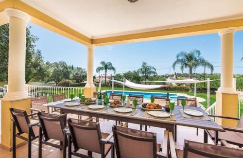 Pata de Cima Villa | Relaxing Villa Monte Sol with Pool & Child-Friendly Amenities