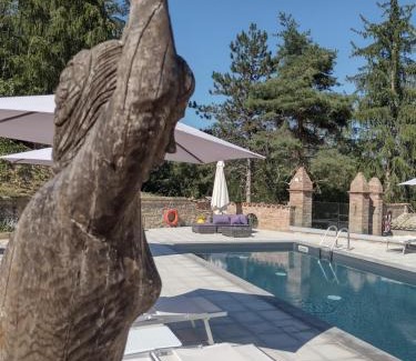Comunanza House | Pet-Friendly Villa Montegenco with Oceanfront Pool Access