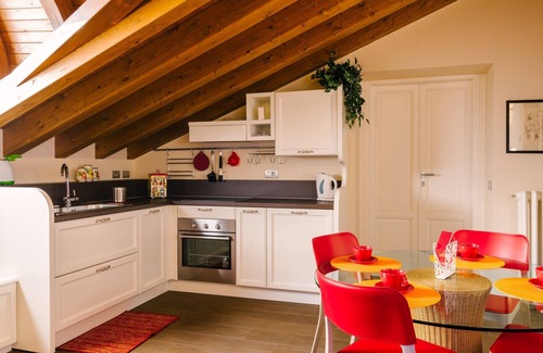 Varenna Apartment | Villa Monti: Primrose Apartment with Private Pool & Breakfast