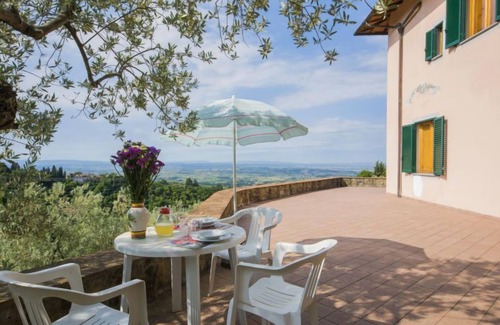 Giugnano Apartment | Relaxing Villa Morosi with Pool, Spa & Pet-Friendly Stays