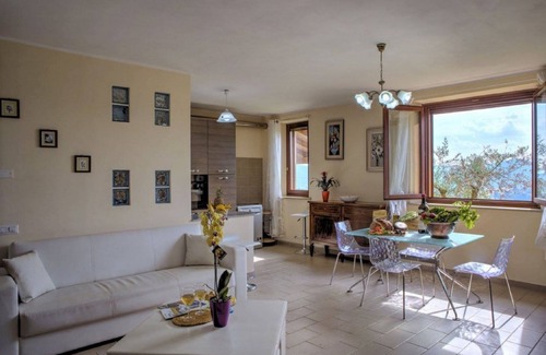 Montone Villa | Villa Morotti: Relax by the Pool in Montone, Umbria