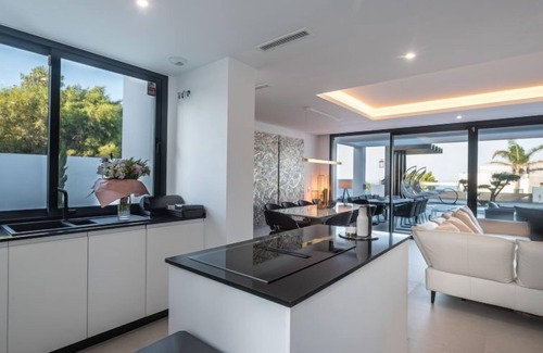 Manilva House | Experience Villa Morris: Oceanfront Bliss with Private Pool