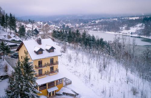 Fuzine Apartment | Villa MOYA: Family-Friendly Haven with Hot Tub & 10/10 Rating