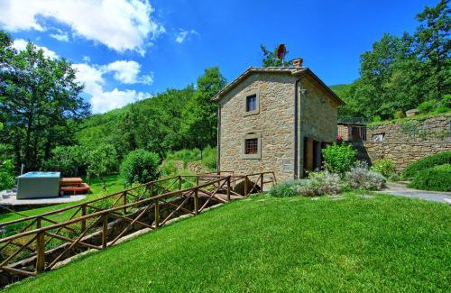 Pieve di Chio Villa | Relax at Villa Mulino: Family-Friendly with Pool Access