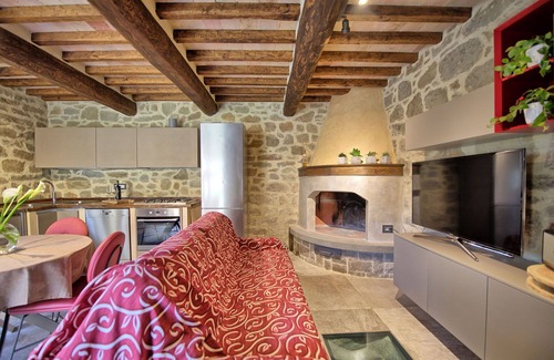 Pieve di Chio Villa | Idyllic Villa Mulino: Renovated Mill with Pool & Spa