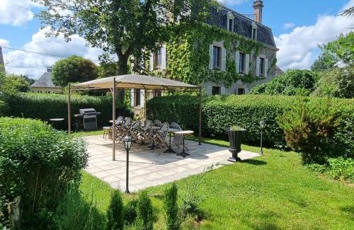 Neuvic House | Relax at VILLA MURA: Pool, Spa & Scenic Countryside Escape