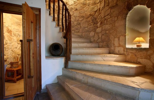 Miliou Villa | Villa Mylos: 4-Star Retreat with Pool & Hot Tub Amenities