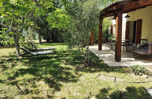Lama House | Relaxing Getaway at Villa Myrte with Ocean Views