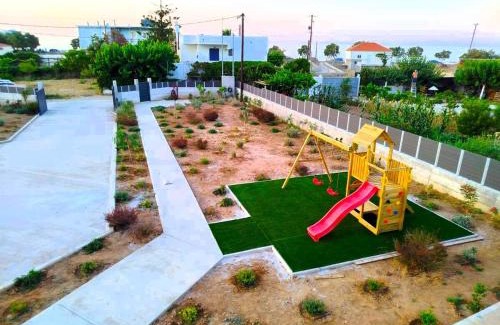 Mourteri House | Villa Myrtia Mourteri just steps from the beach