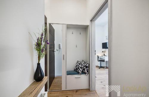 Srodmiescie Apartment | Villa na Radiostacji by LookAp
