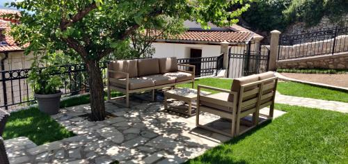 Varosh Apartment | Villa Nada: Exceptional Stay with Family-Friendly Amenities