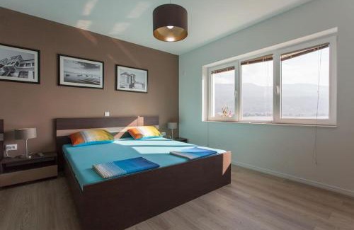 Varosh Apartment | Villa Nada: Exceptional Stay with Family-Friendly Amenities