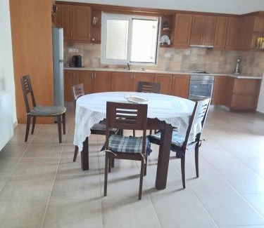 Sfakera Apartment | Discover Villa Nafsika: Rated 9.2, Family & Pet Friendly