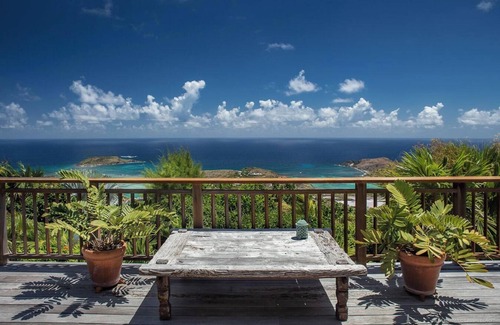 Vitet Villa | Villa Nahma 2BR in Vitet: Oceanfront Poolside Retreat