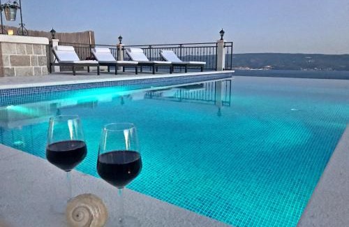 Jesenice Villa | Experience Villa Nareste: Oceanfront Bliss with Pool Access