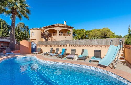 Moravit Villa | Villa Navacerrada: Family-Friendly Retreat with Pool Access