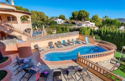 Moravit Villa | Villa Navacerrada: Family-Friendly Retreat with Pool Access