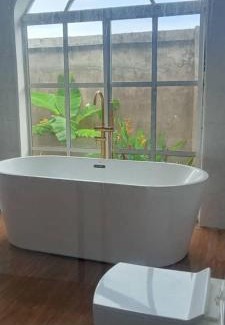 Dar es Salaam Villa | Family-Friendly Villa Nducha: Pet-Friendly with Breakfast