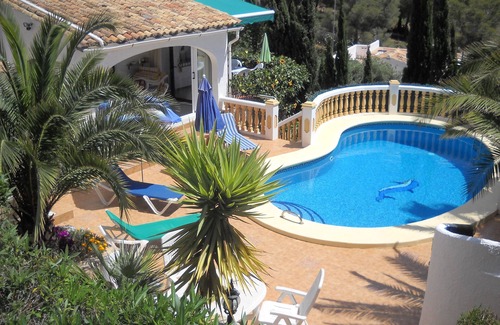 La Sabatera Villa | Beachside Villa with Pool and Ocean Views - Rated 10/10