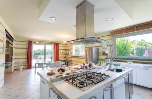 Divignano House | Inviting Villa Near Milan with Private Pool and Breakfast