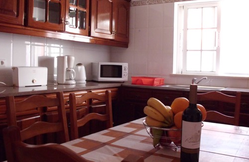 Alfarrobeira Villa | Beachfront Villa with Ocean View & Spa Near Palmares Golf