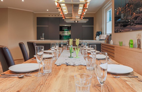 Kitzbuehel House | Prime Villa in Kitzbühel with Breakfast & Ski Lift Access