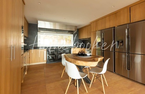 Ramatuelle Villa | Elegant Villa Nemo: Pool, Spa & Kitchen Amenities Await