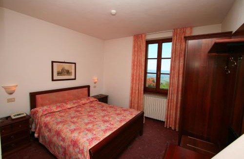 Volterra Hotel | Experience Villa Nencini: Oceanfront Getaway with Pool