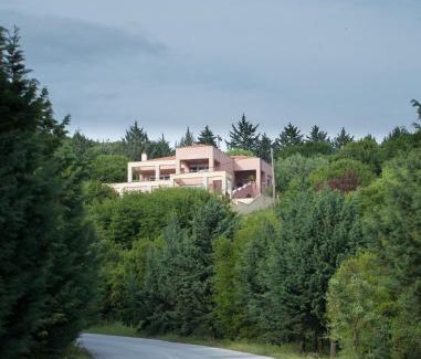 Servia House | Villa Neraida: Guest Rated 9.3 with Breakfast Included