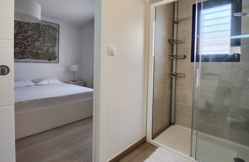 Pia House | Relaxing Villa Neuve with Pool Near Beautiful Beaches