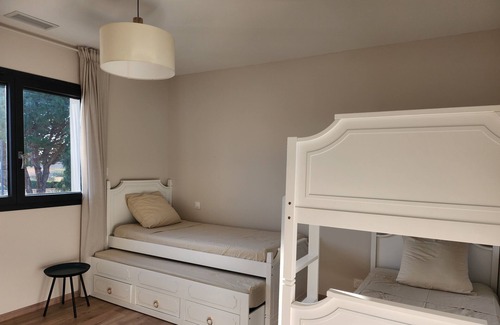 Pia House | Relaxing Villa Neuve with Pool Near Beautiful Beaches