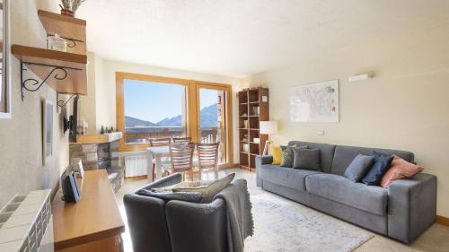 Villa Dalegno Apartment | Villa Nice View: 9/10 Rated Stay with Pet-Friendly Amenities