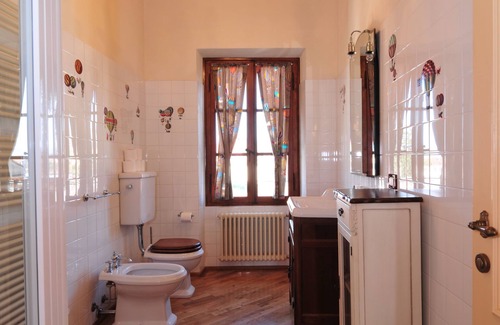 Colognola ai Colli Bed & Breakfast | Villa Nichesola: Ocean View Retreat with Private Pool
