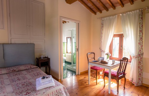 Colognola ai Colli Bed & Breakfast | Villa Nichesola: Ocean View Retreat with Private Pool