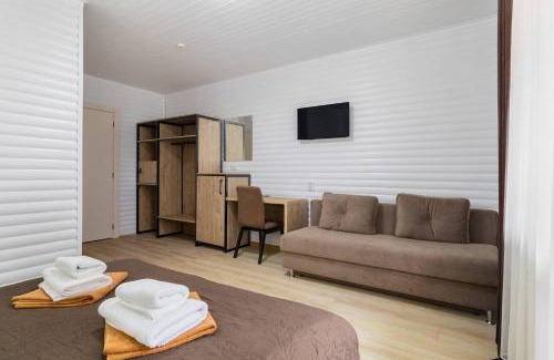 Polyanytsya Hotel | Discover Villa Nikoletta: Pet-Friendly Escape with Pool