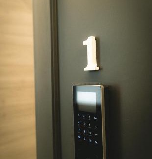 Reggio Calabria Apartment | Villa Nina RC: Guest Rated 9.4, Family & Pet Friendly Stay
