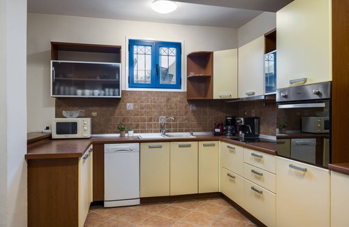 Corfu Villa | Relax at Villa Nina: Private Pool Near Corfu Town