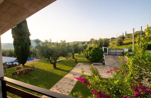 Bucchianico Villa | Experience Villa Ninetta: Oceanfront Bliss with Top Ratings