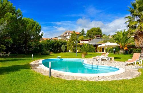 Mascalucia Villa | Villa Ninfea: Pet-Friendly Retreat with Pool & 10/10 Rating