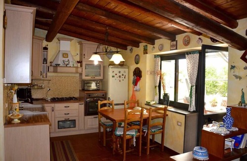 Mascalucia House | Villa Ninfea - villa on the slopes of Etna with big garden and pool
