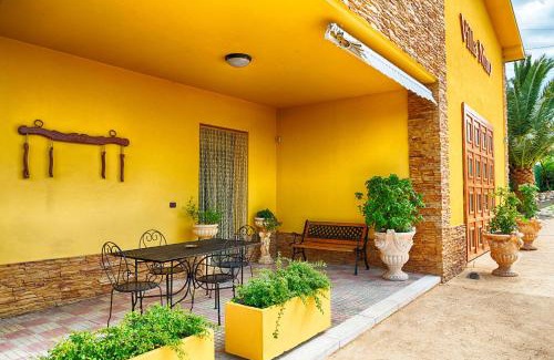Petacciato Villa | Villa Nino: 4-Star Perfection with Pool & Hot Tub