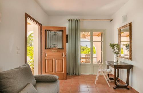 Antipata Apartment | Pet-Friendly Retreat at Villa Noi: Rated 9/10 for Comfort