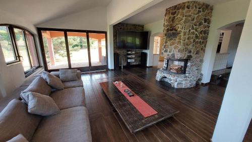Sezana Villa | Villa Michelle: Oceanfront Escape with Pet-Friendly Amenities