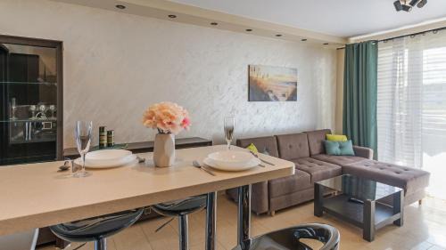 Jastrzebia Gora Apartment | Family-Friendly Retreat at Apartamenty Sun & Snow VILLA NORD